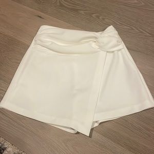 Zara white women’s skort